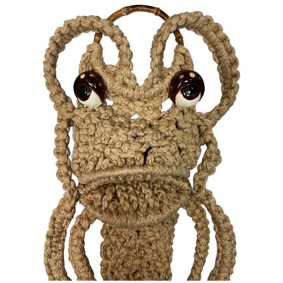 Vintage 70s Macrame Tan Frog Wall Art Decor Hanging Towel Holder Hippy 26x12 - Picture 9 of 11